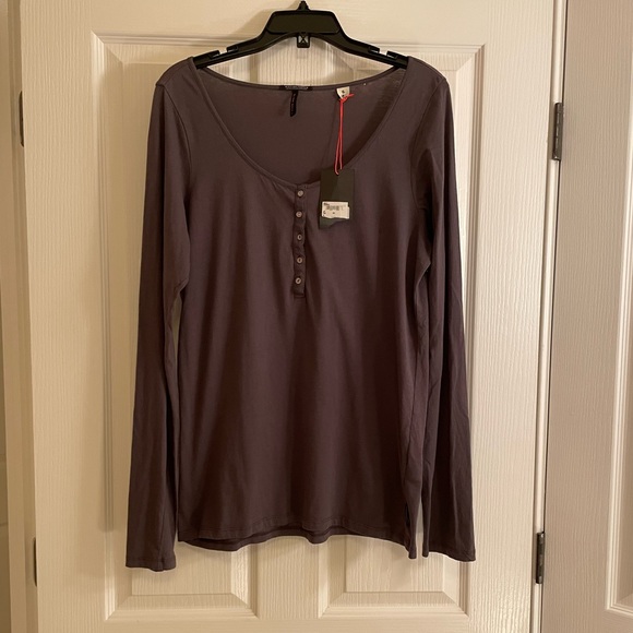 NWT MAISON SCOTCH Gray Long Sleeved Tee with Buttons - Picture 3 of 13
